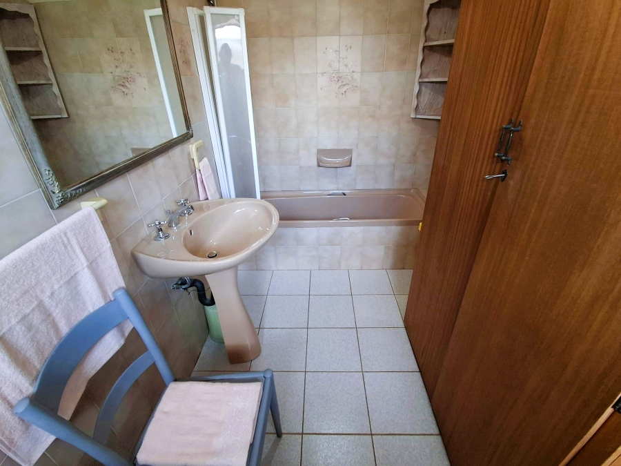 5 Bedroom Property for Sale in Doringkruin North West
